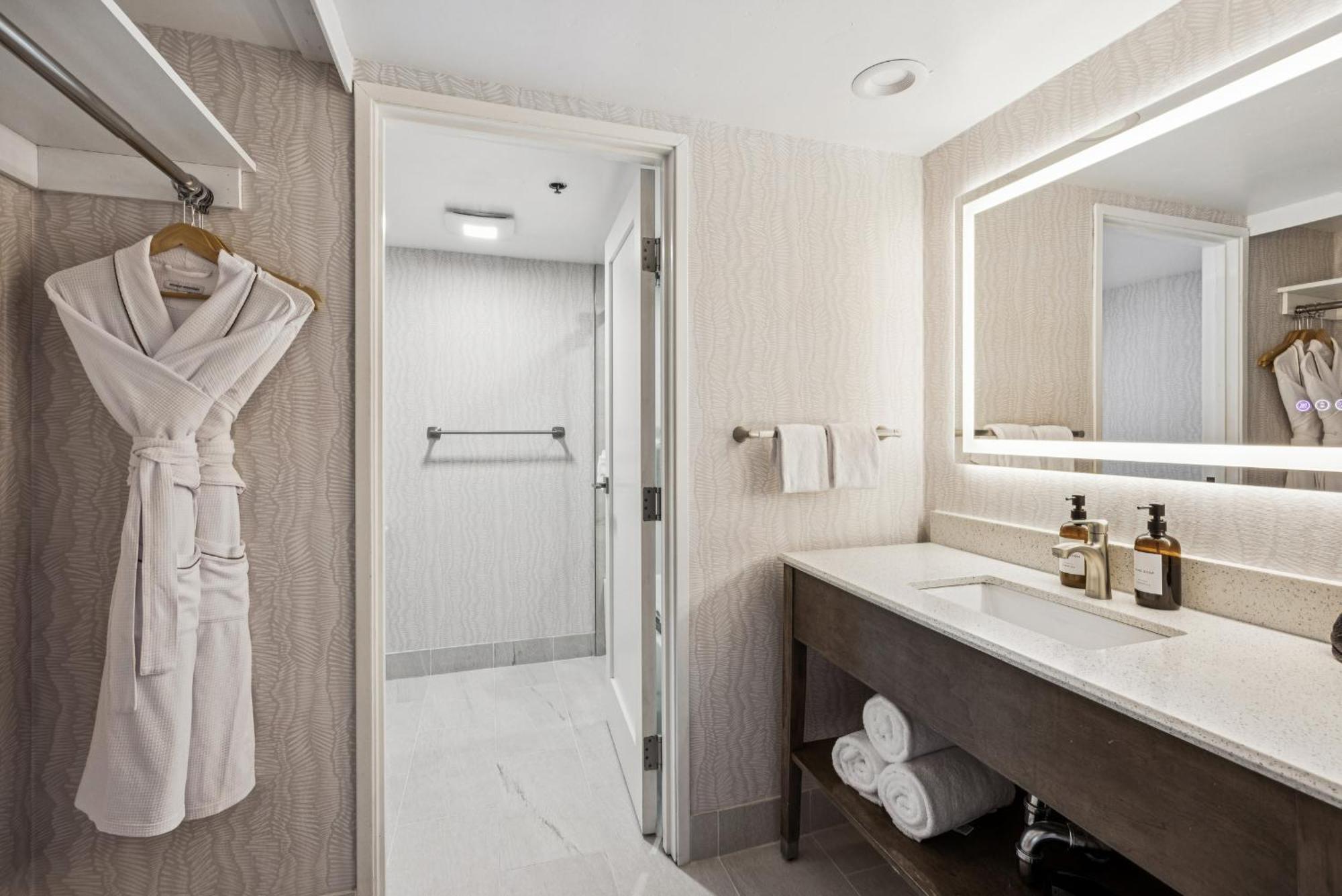 Premium King Room