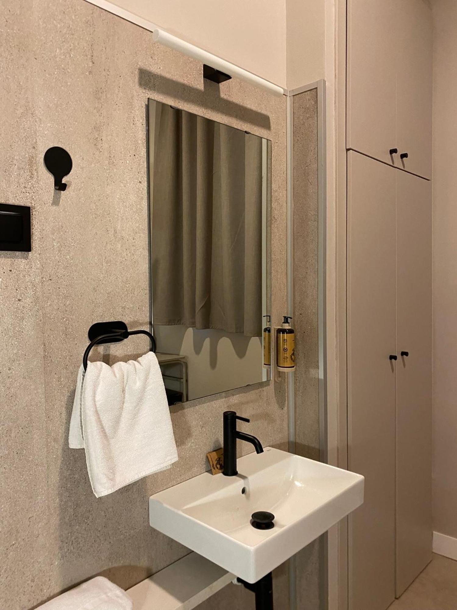 Single Room with Shared Bathroom