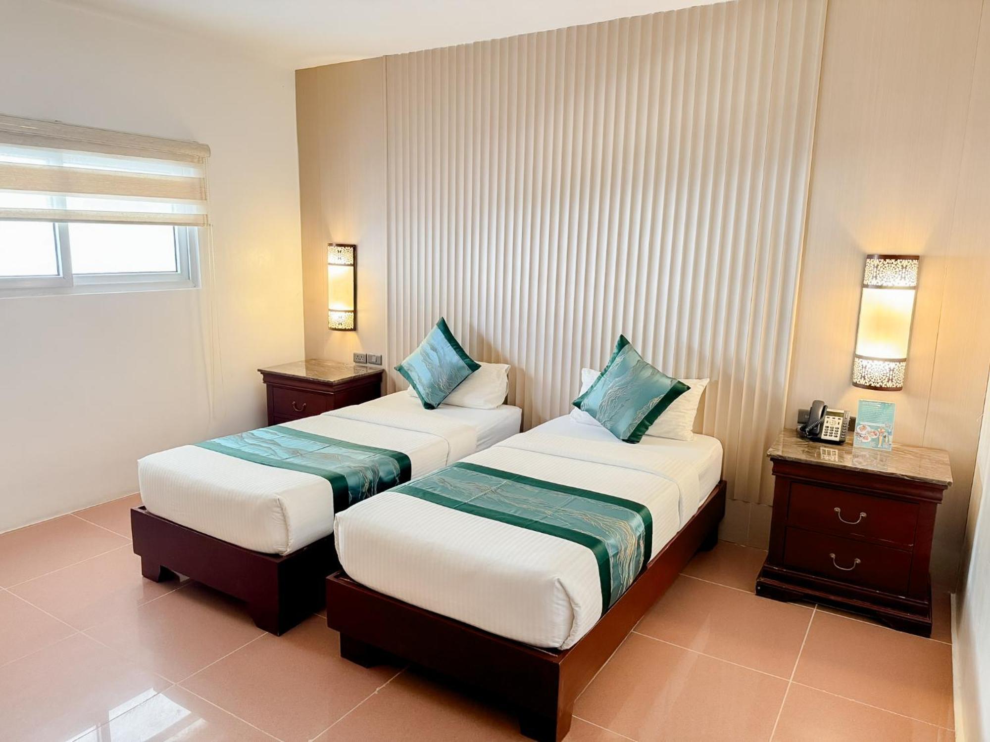 Standard Twin Room,1758570426:JPEG