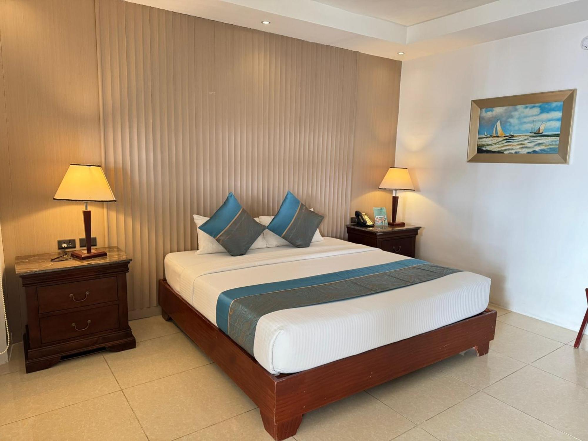 Deluxe King Room