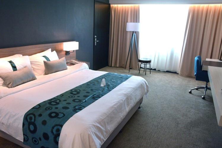 Deluxe Room King Bed River View