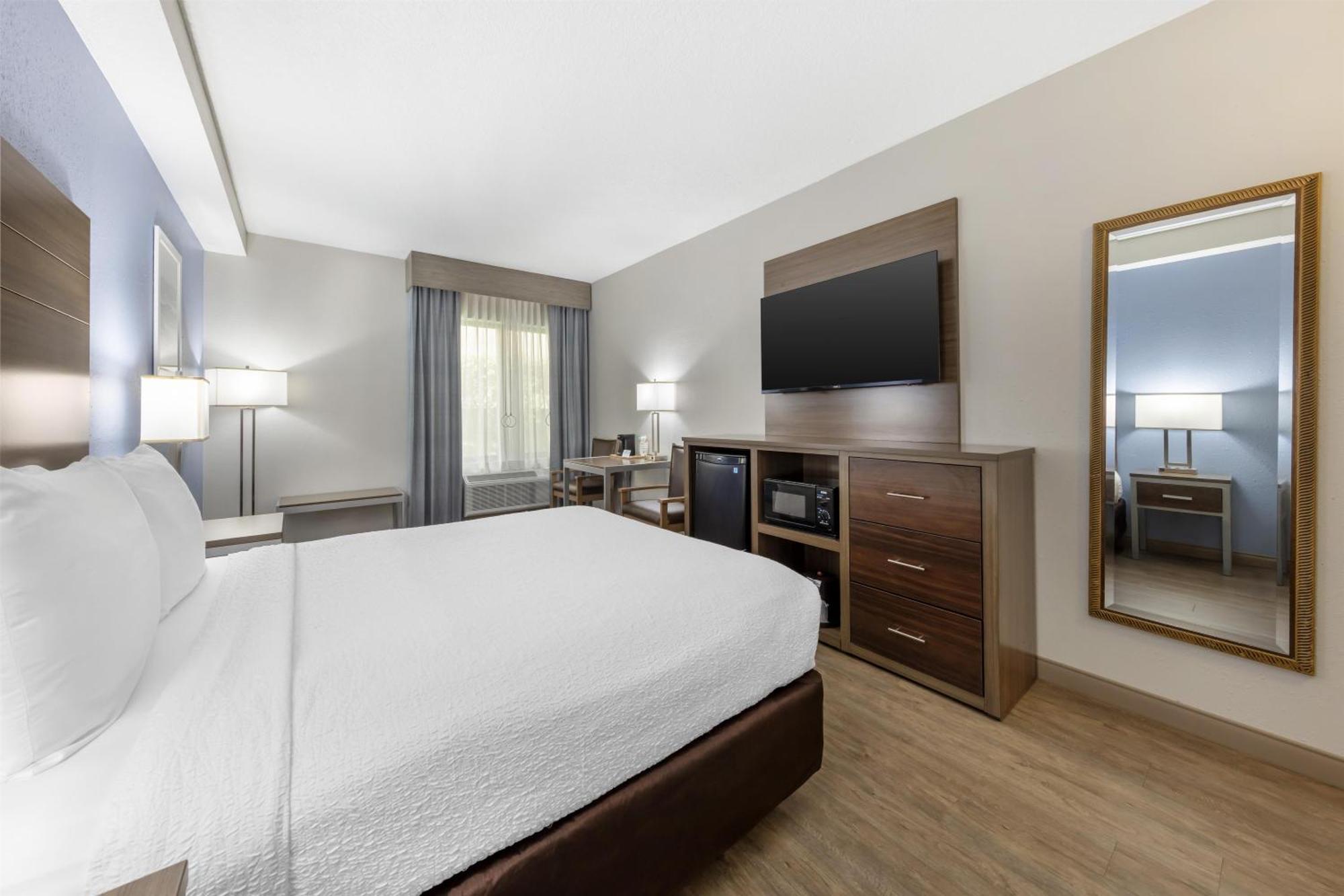Queen Room with Bath Tub - Disability Access/Non-Smoking