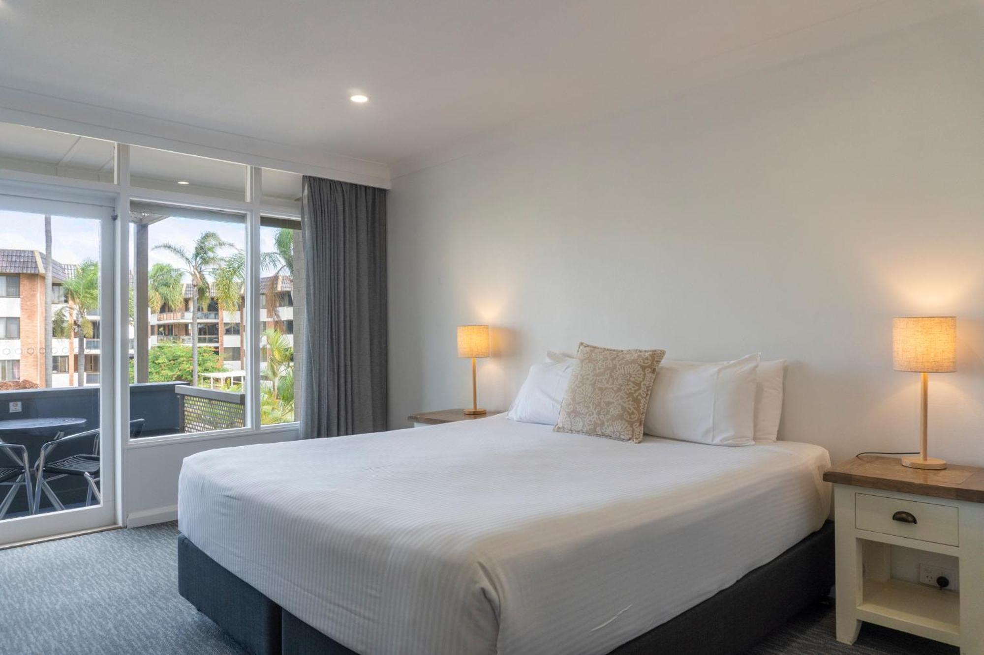Standard Triple Room Buller Street Side