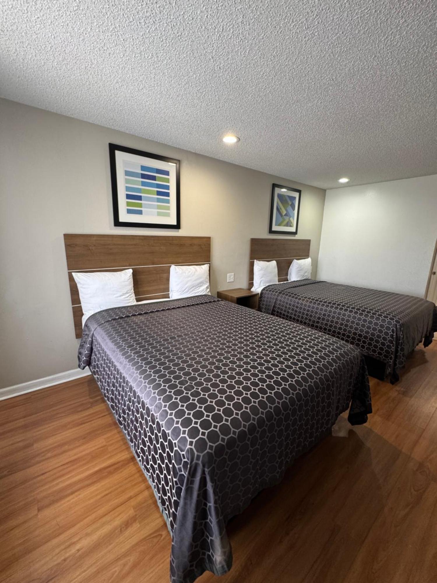 Queen Room Two Queen Beds
