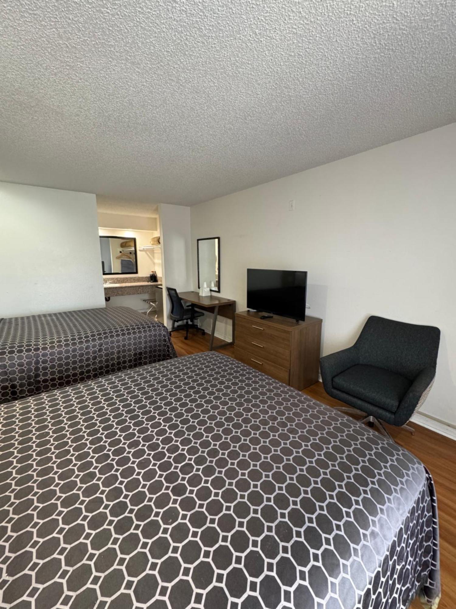 Queen Room Two Queen Beds