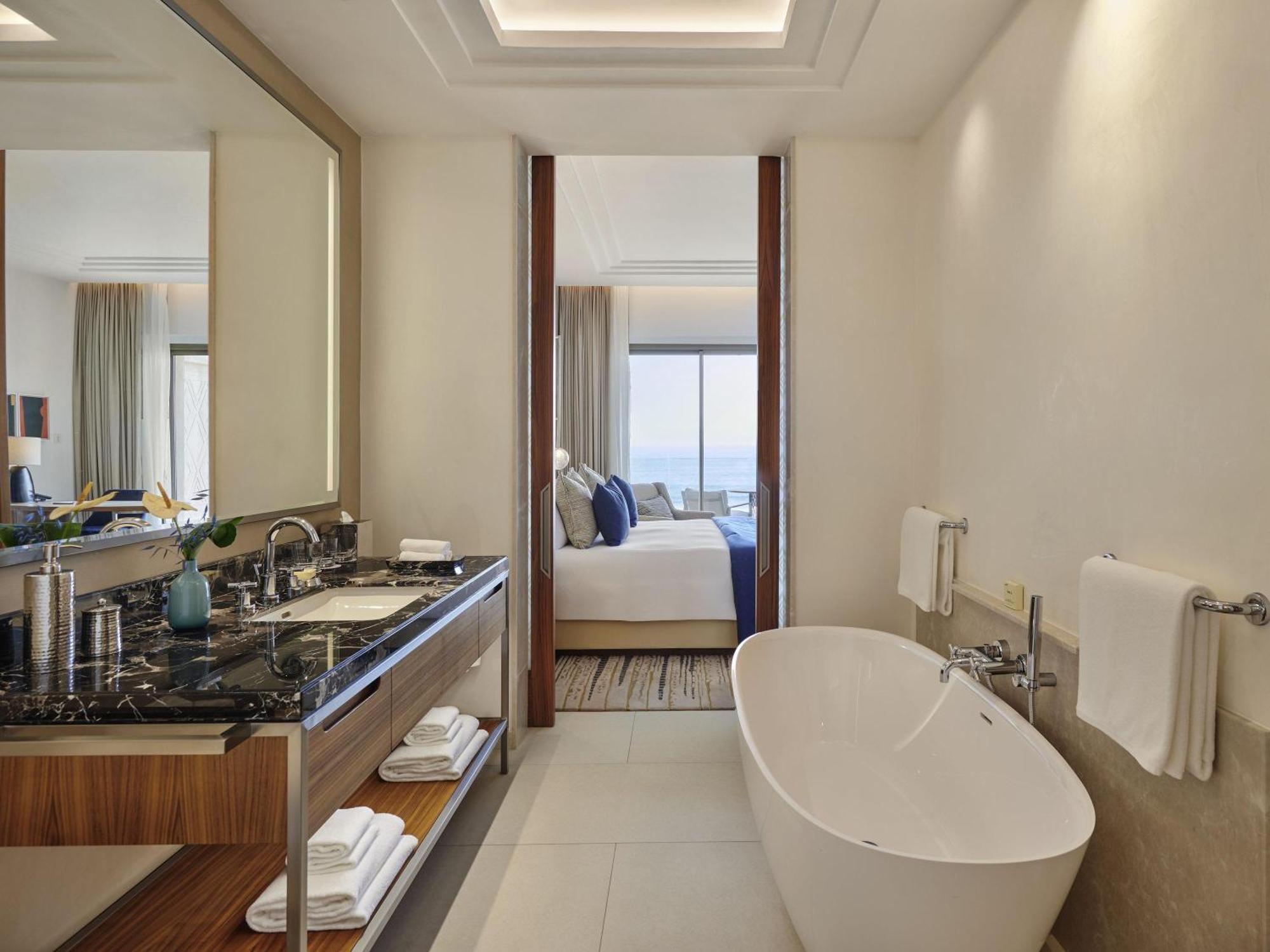 Deluxe Kamer met Kingsize Bed en Uitzicht op Zee