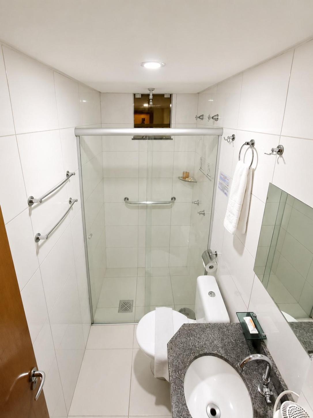Quarto com 2 Camas de Solteiro