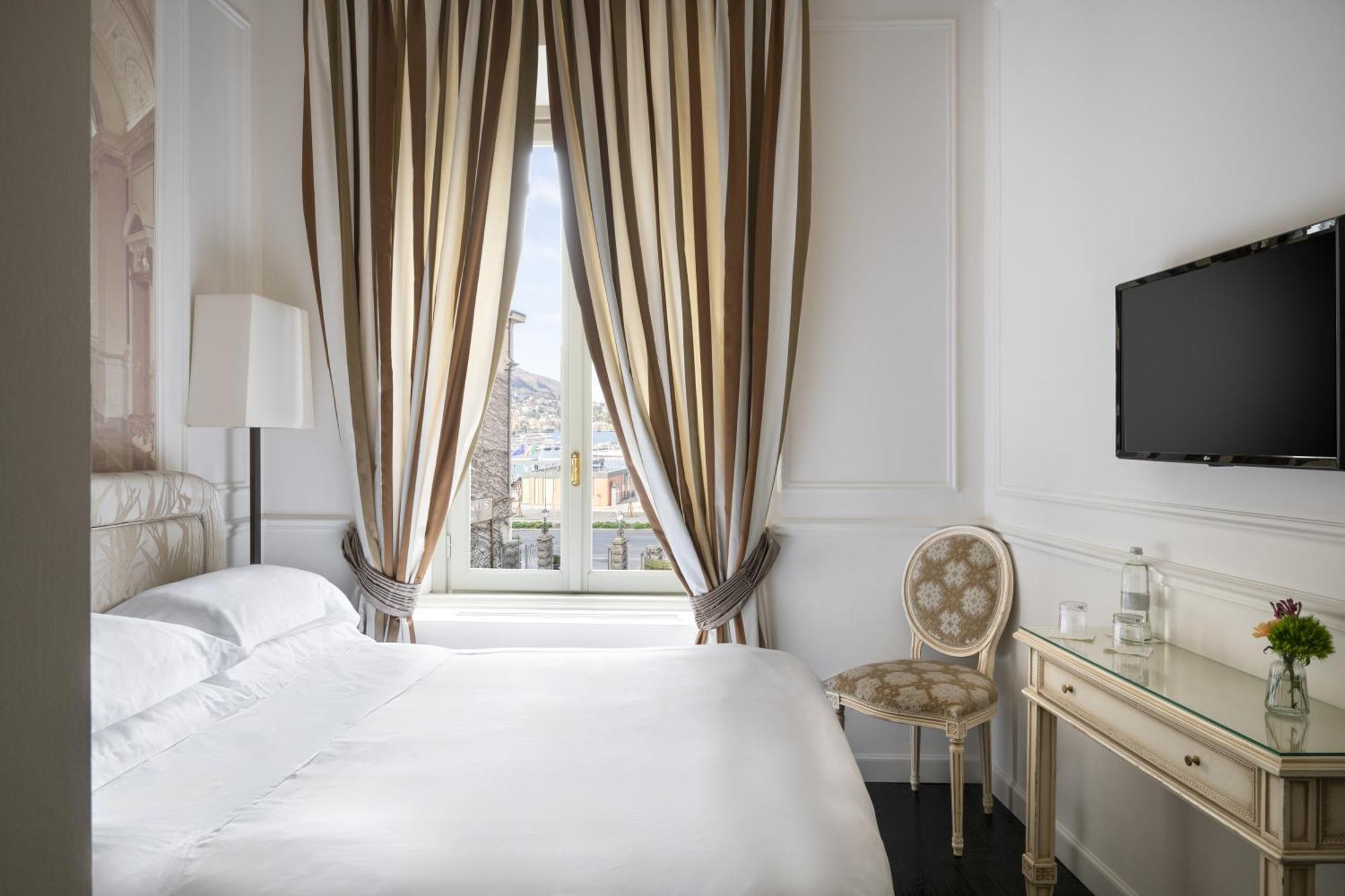 King Room Lake View