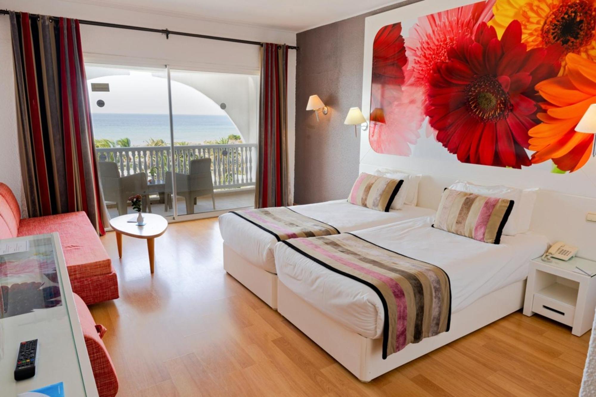 Double or Twin Room Sea View