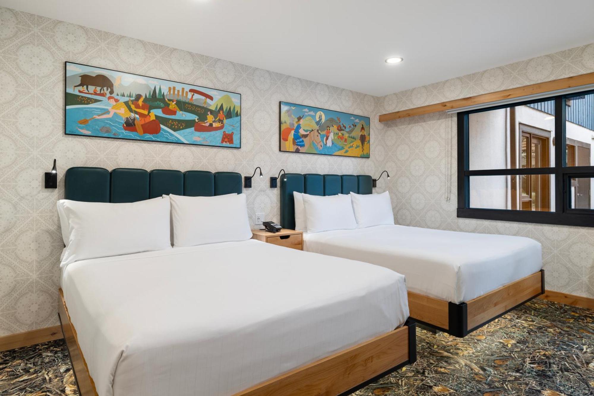 Superior Hotel Room 2 Queens