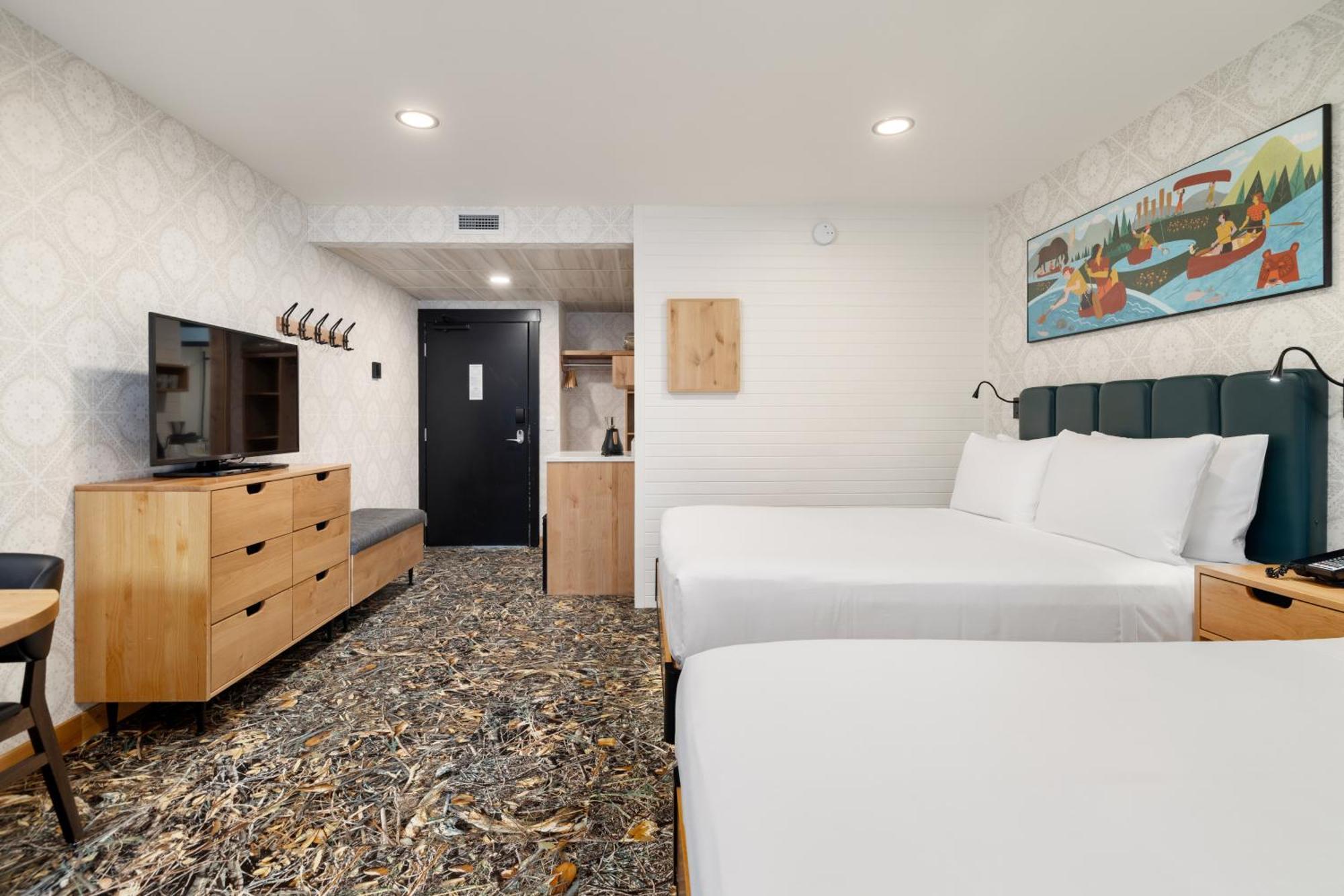 Superior Hotel Room 2 Queens
