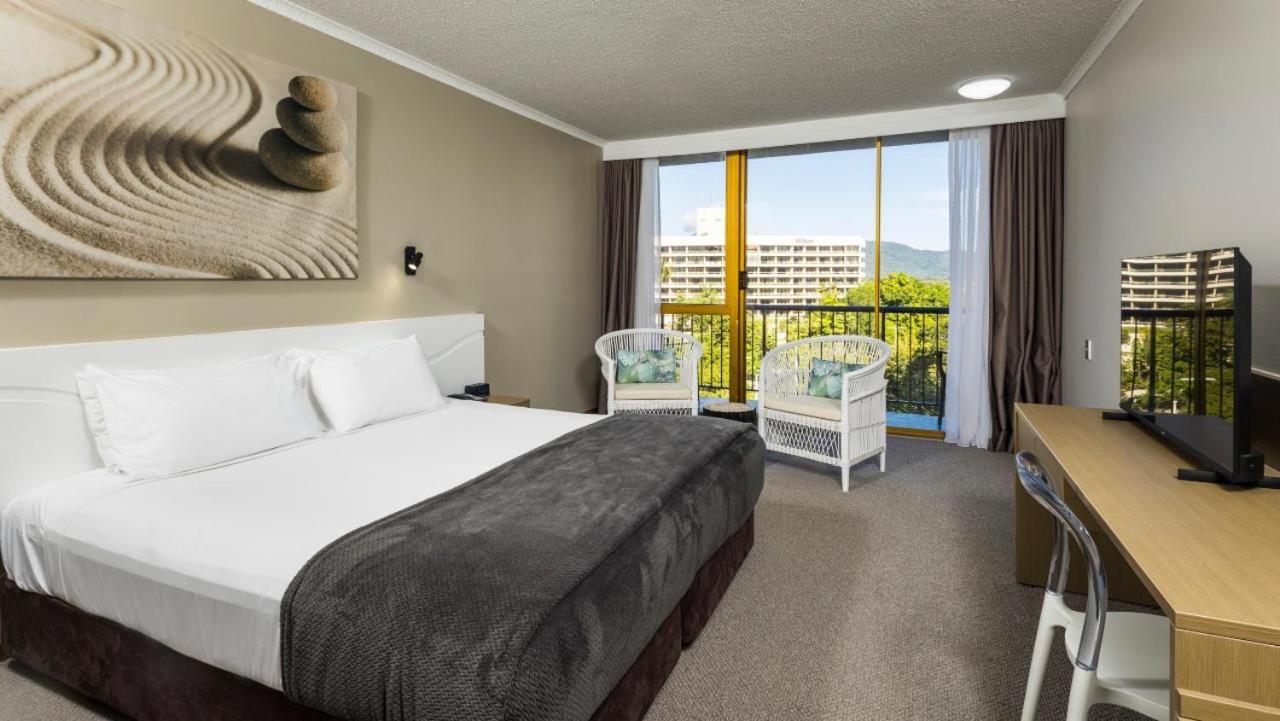 Deluxe King Balcony Room