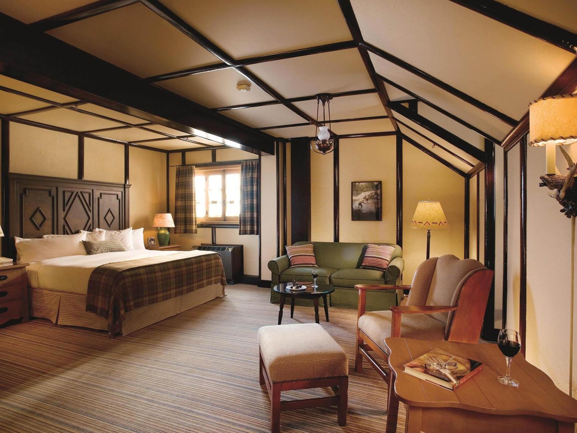Deluxe Room, 1 King Bed