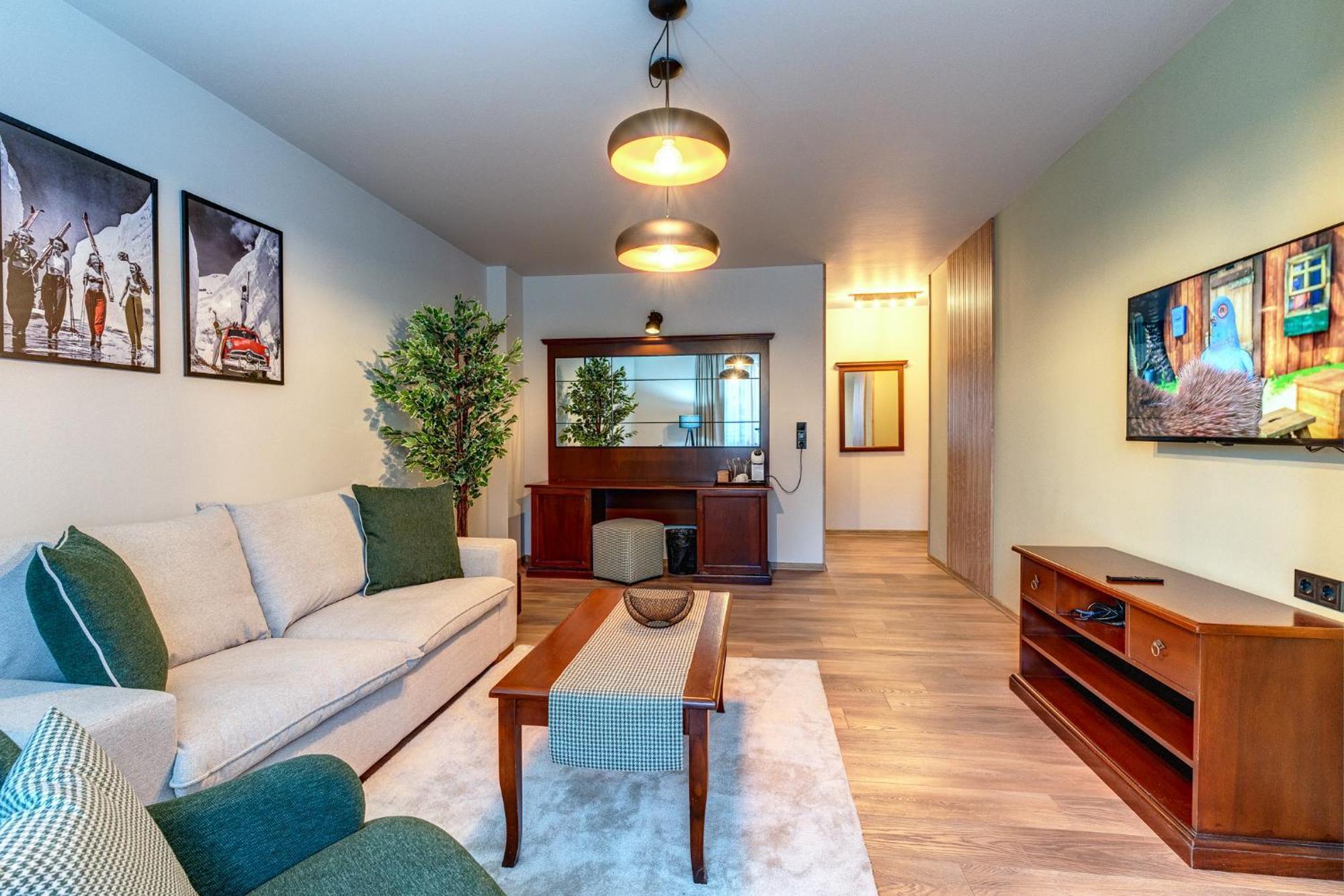 One-Bedroom Apartment