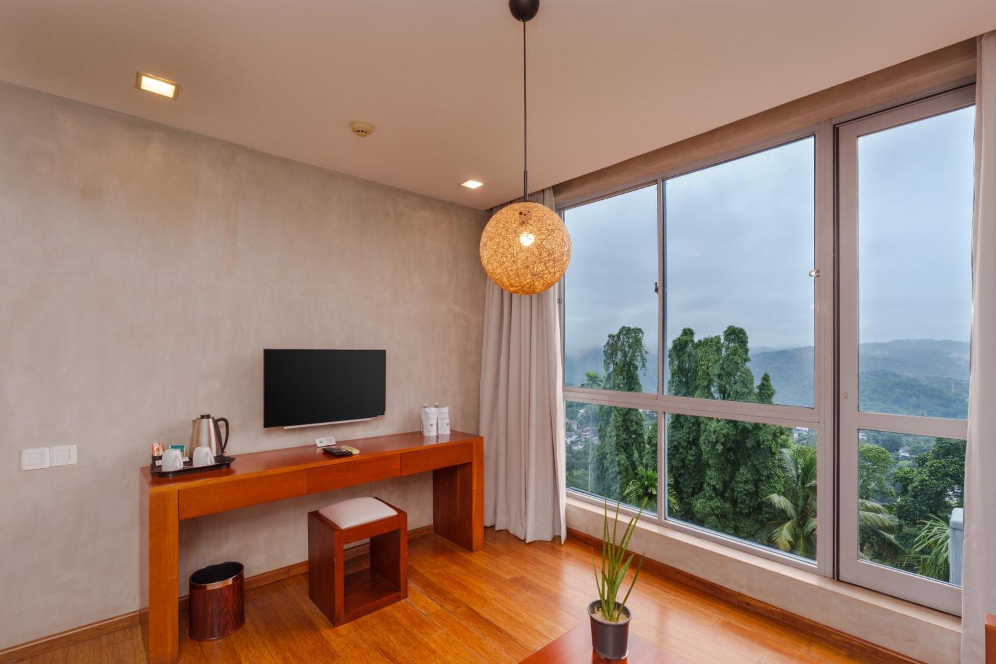 Deluxe Suite