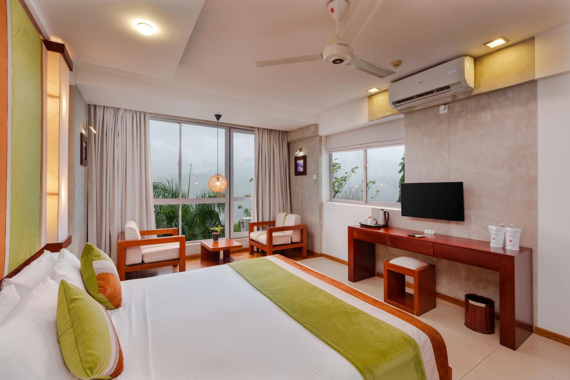 Deluxe King Room