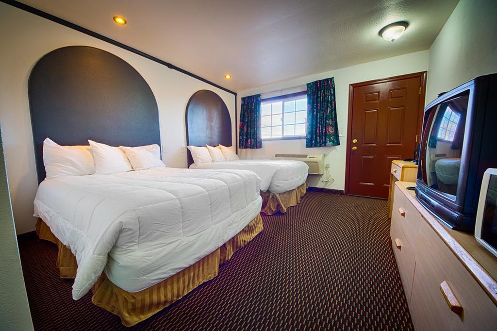 Standard Double Room with Two Double Beds