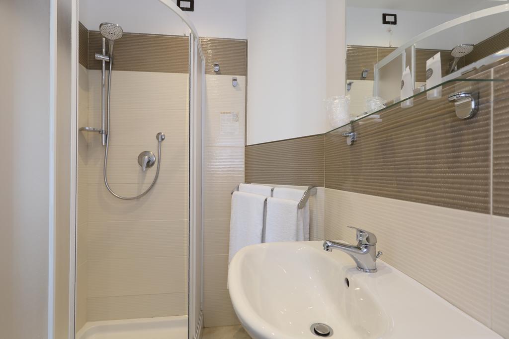 Superior Double or Twin Room with Balcony and Sea View,257681097:JPEG