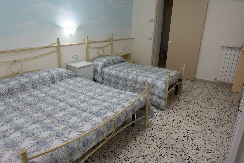 Triple Room,371651719:JPEG
