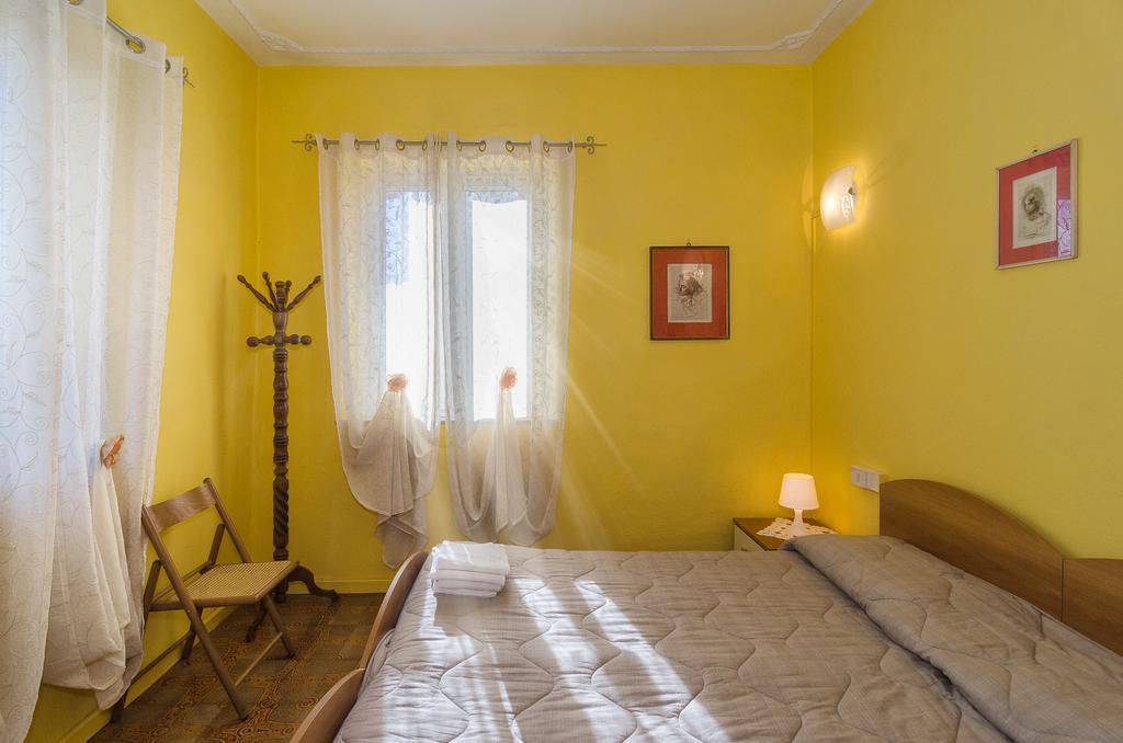 Habitación Doble Económica con baño compartido