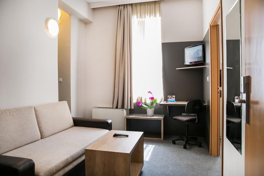 One-Bedroom Suite