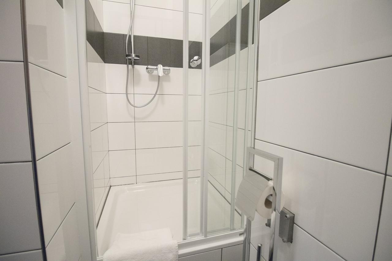 Triple Room No Window