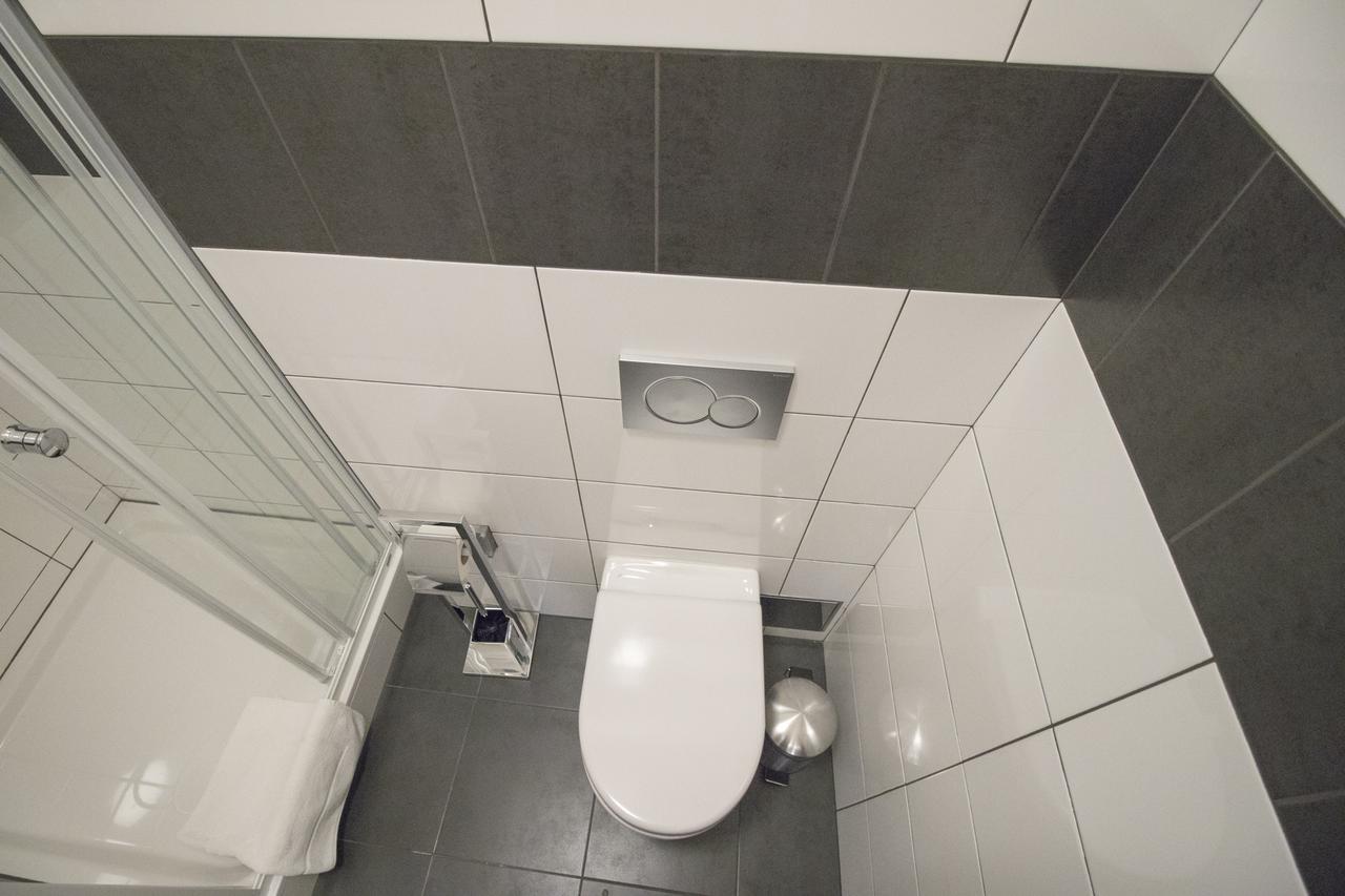 Double Room No Window