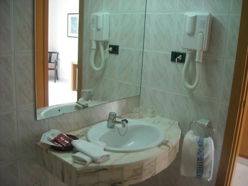 Chambre Exécutive avec 2 Lits Doubles