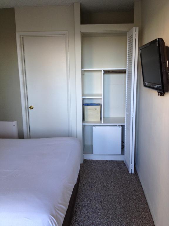 Standard Queen Room Patio Level Pet Friendly