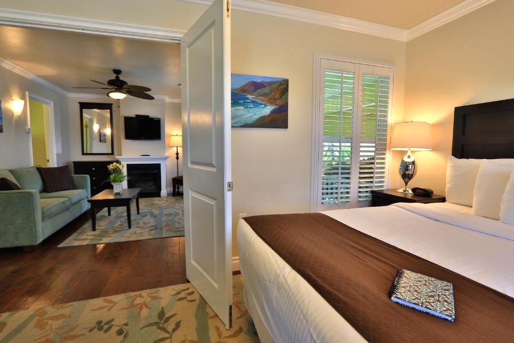 Deluxe King Suite