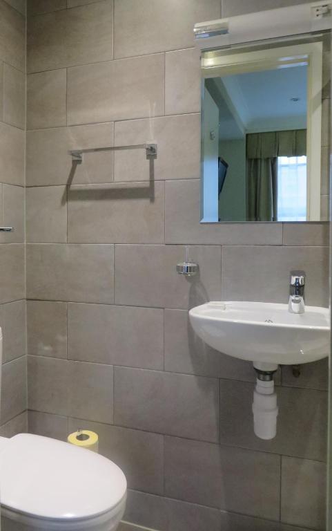 Habitación Individual con baño privado
