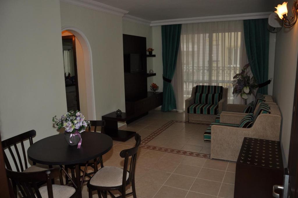 Family Room (4 Adults)