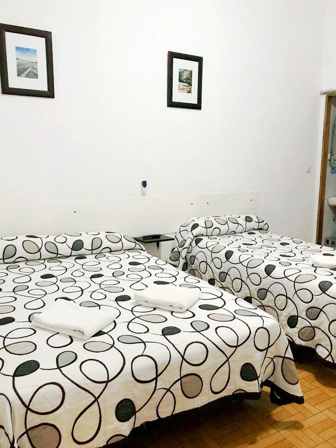 Double Room with Extra Bed,72788261:JPEG