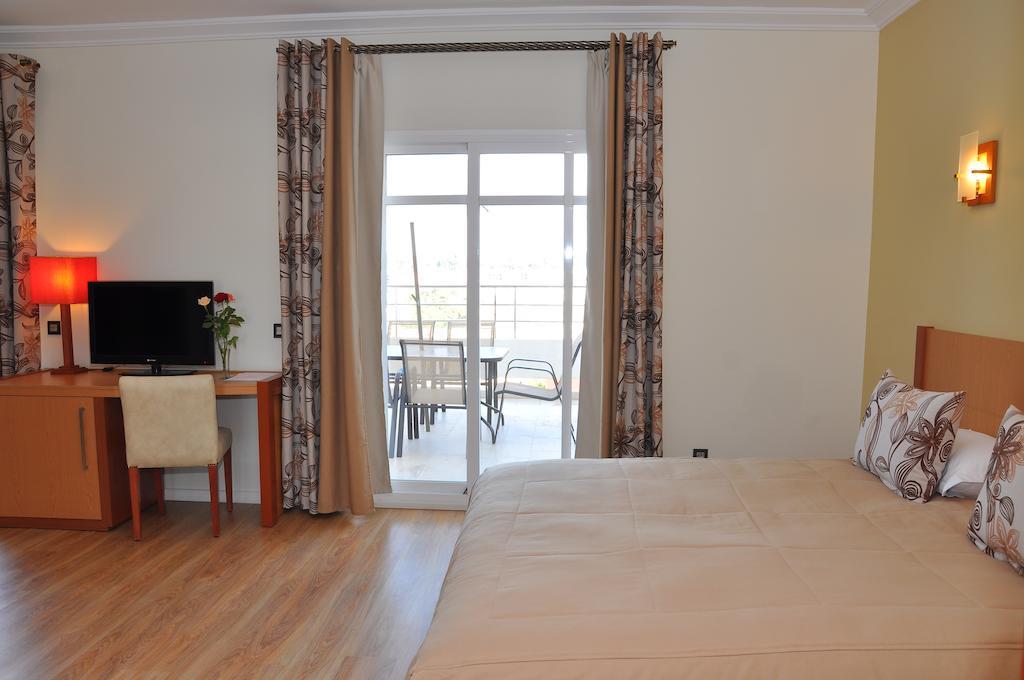 Luxury Single Room,67939073:JPEG