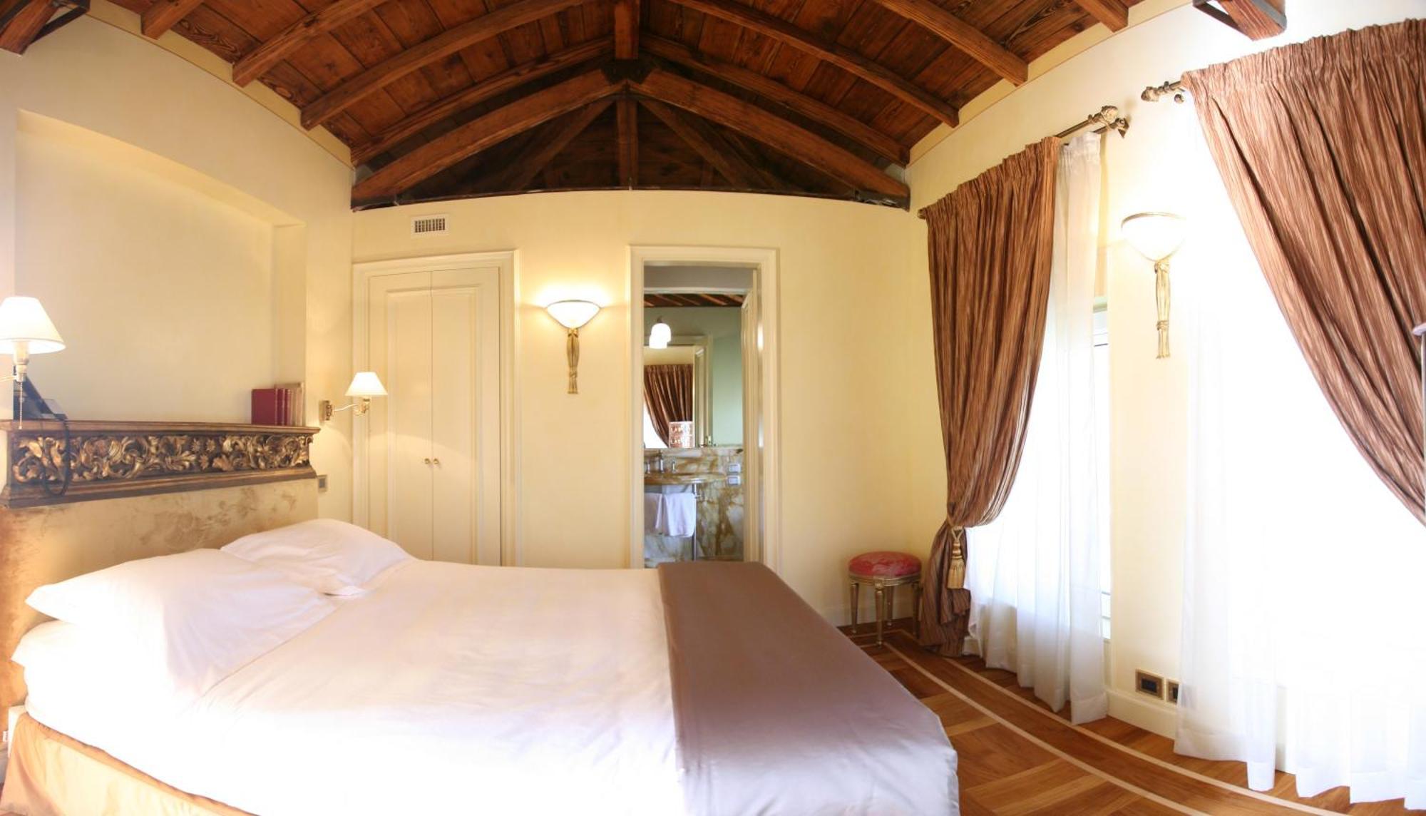 Penthouse Suite (2 Adults)