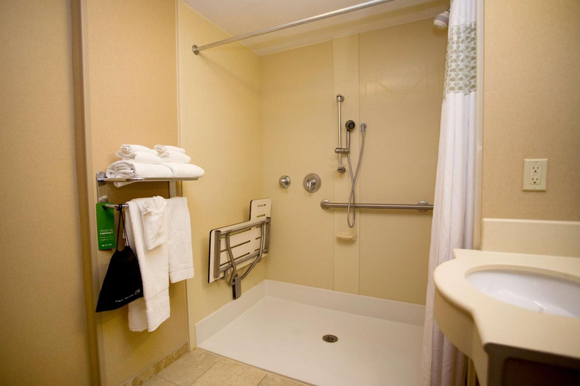 King Room with Roll-In Shower - Mobility Access/Non-Smoking,1451808850:JPEG