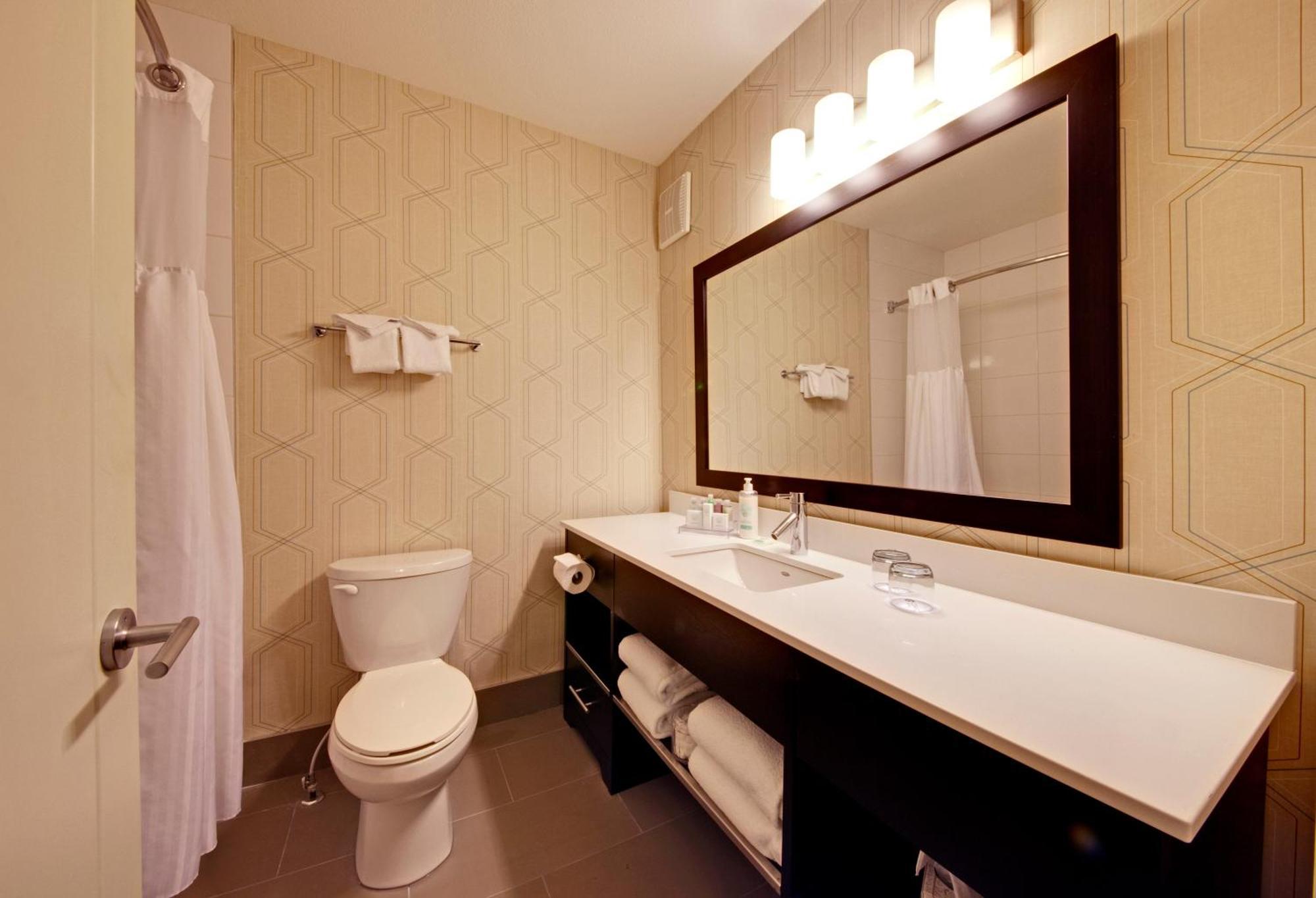 Coast Premium Two Bedroom Suite Three Beds,1277373712:JPEG