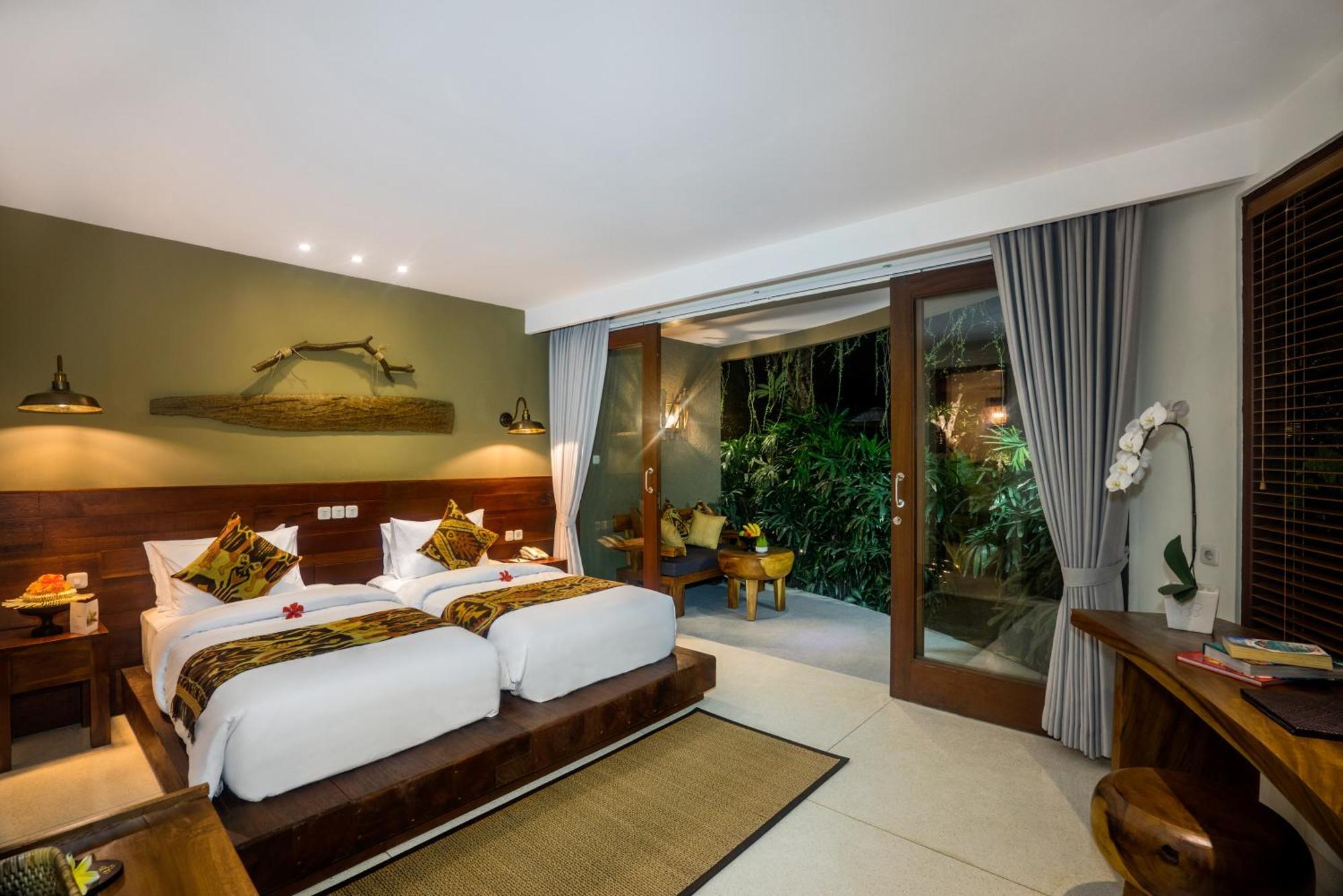 Tropical Deluxe Room