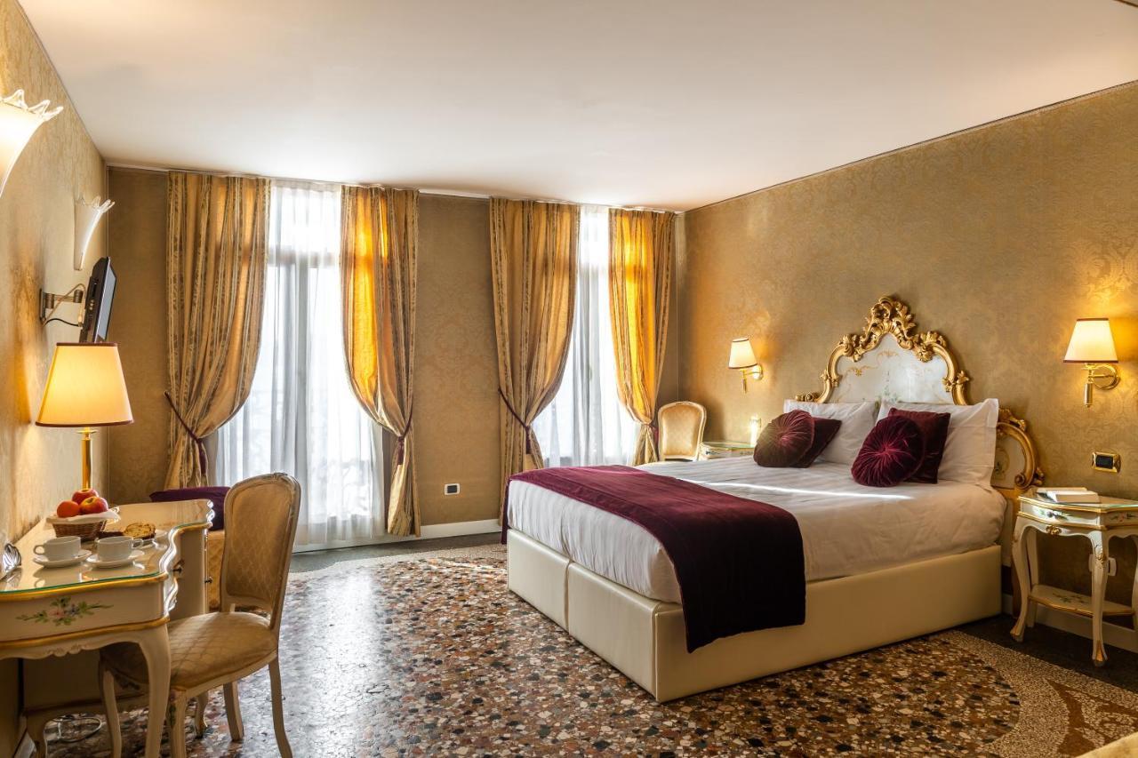 Chambre Familiale Triple - Vue sur Canal