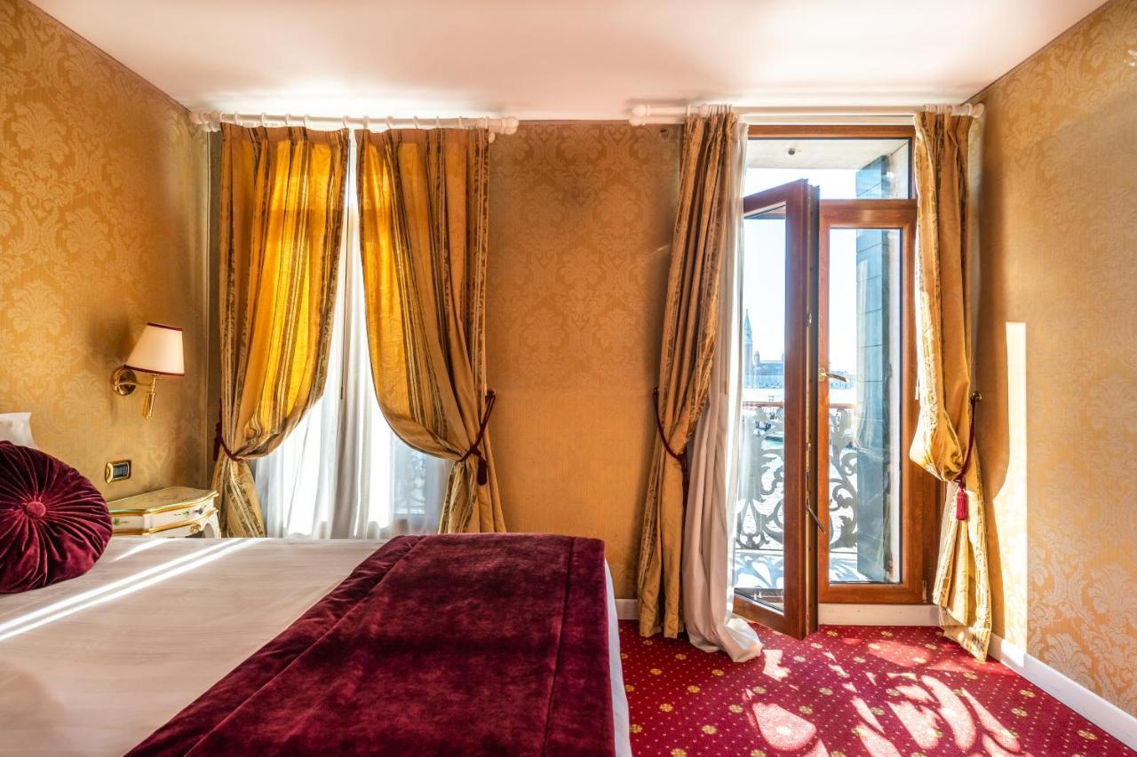 Chambre Double Supérieure - Vue sur Canal