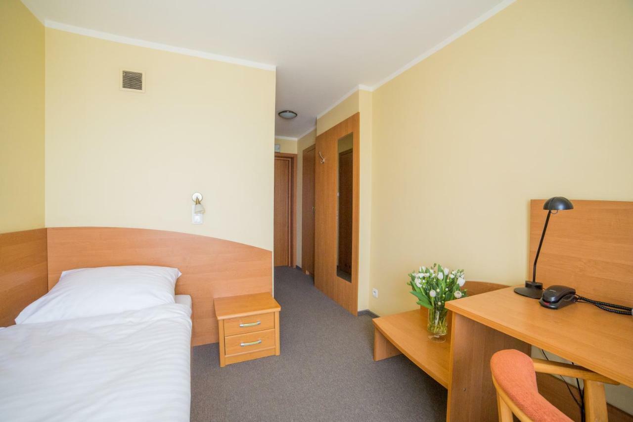 Single Room,799306008:JPEG