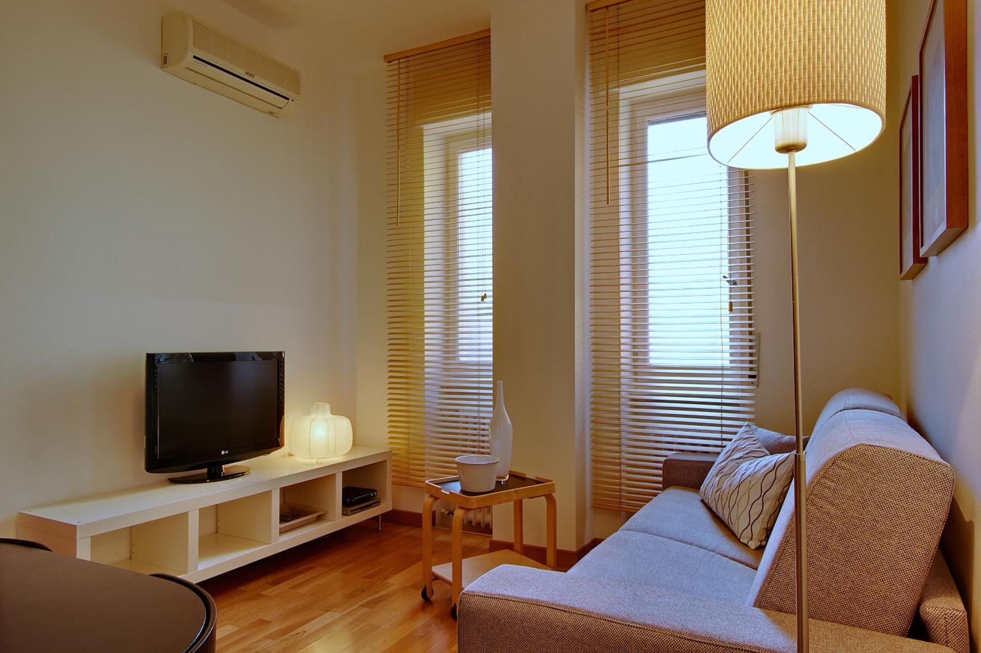 Apartamento de 1 dormitorio - Via Pola, 19