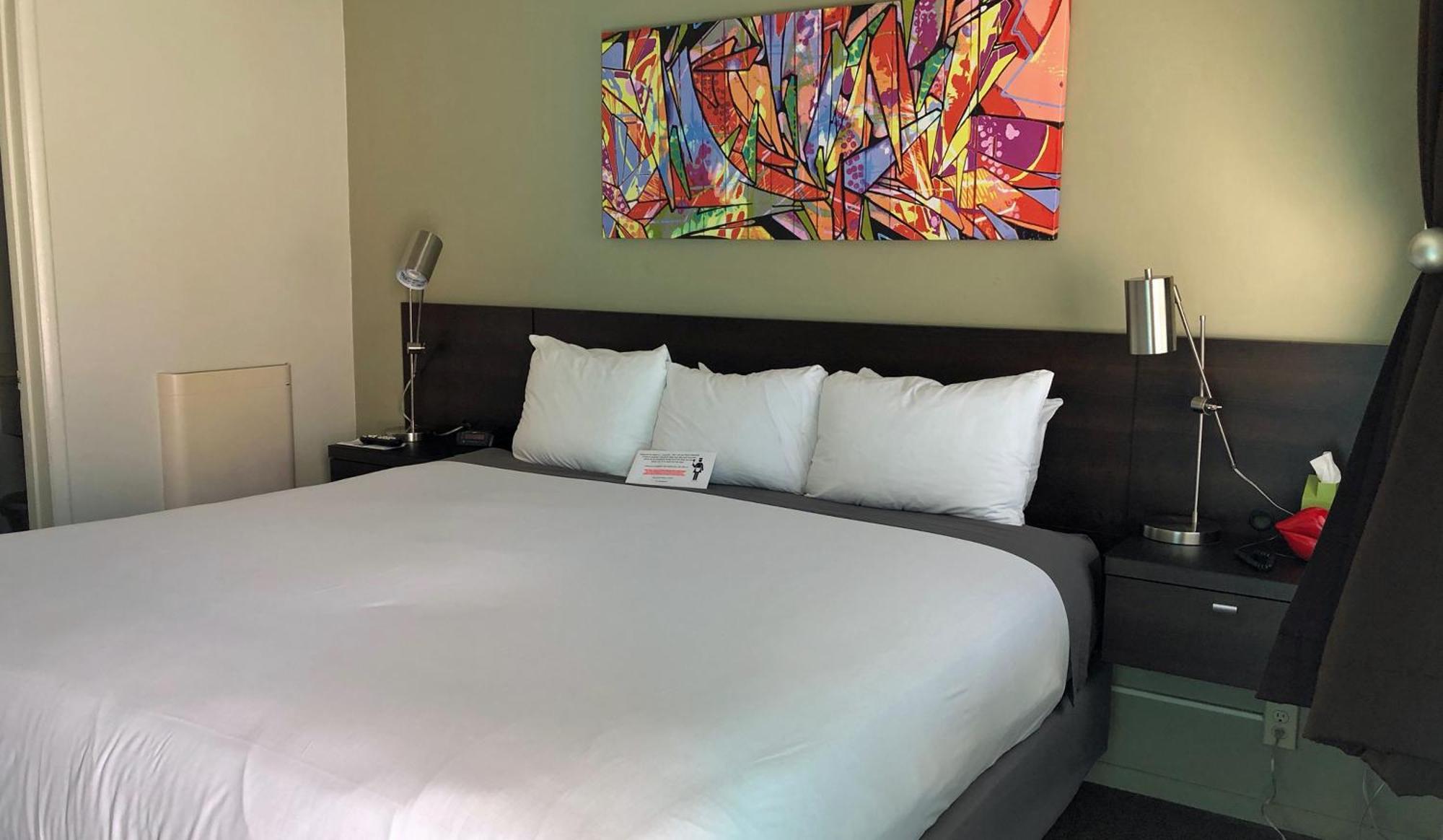 Deluxe Queen Room Patio View Pet Friendly