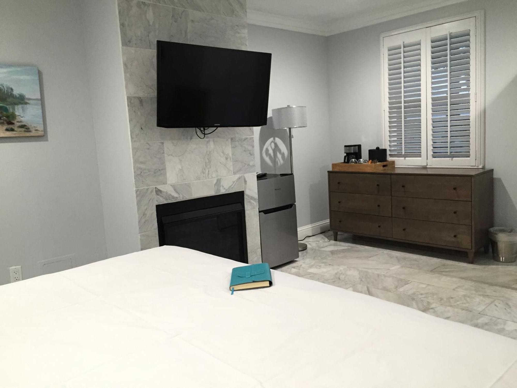 Luxury King Room