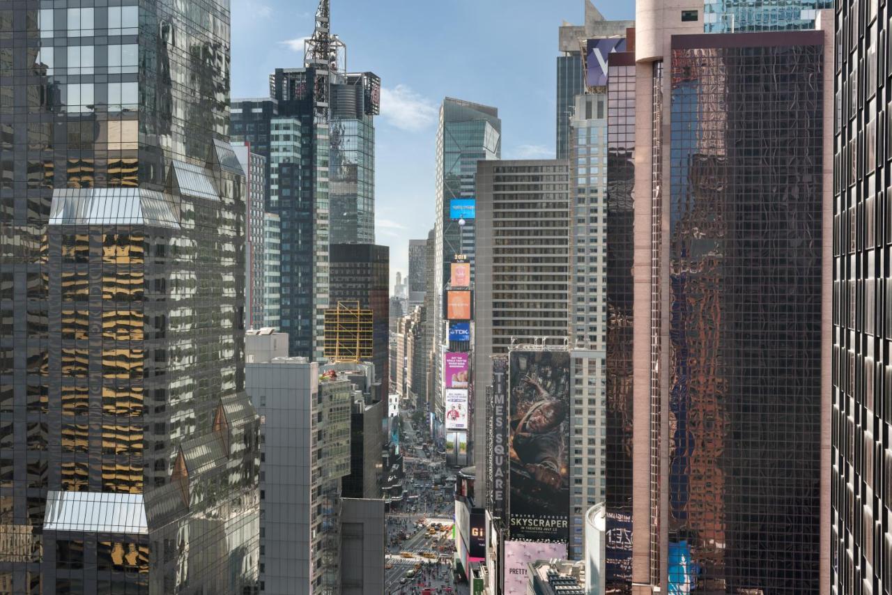 Acomodação Social Premier Times Square com Cama King-Size - Vista da Descida da Bola