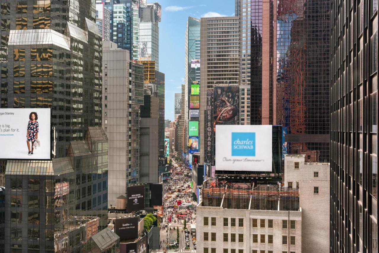 Acomodação Social Deluxe Times Square com Cama King-Size - Vista da Descida da Bola