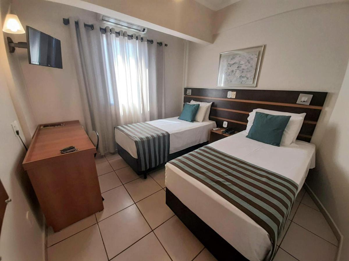 Quarto Standard com 2 Camas de Solteiro