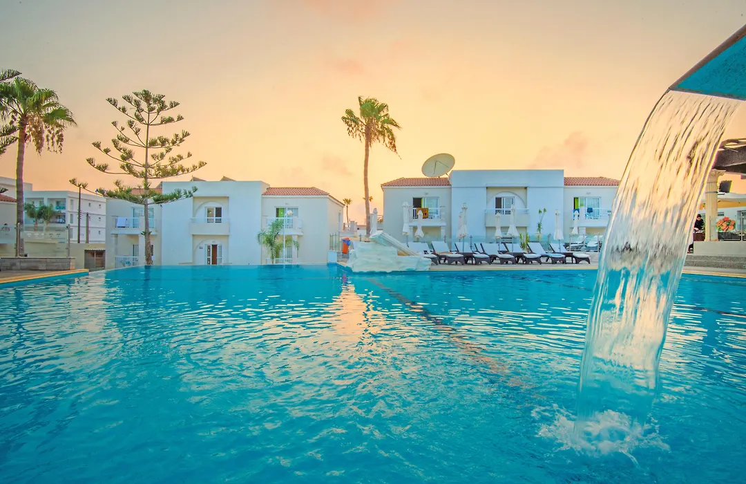 New Famagusta Hotel & Suites-1