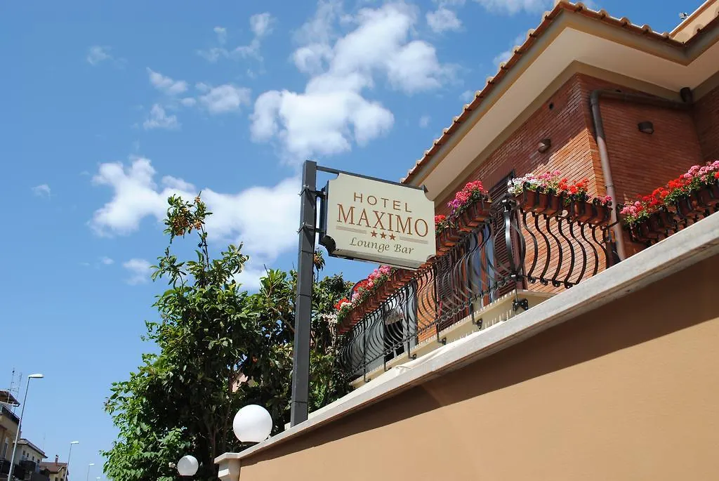 Hotel Maximo-1