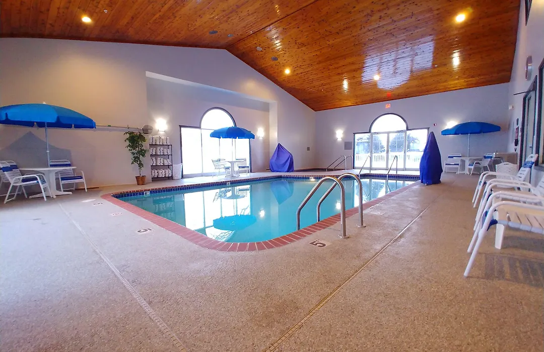 Country Inn & Suites By Radisson, Freeport, Il-1